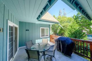 TheDragon's Den Mega Cabin Sleeps 12 - 7
