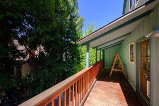 TheDragon's Den Mega Cabin Sleeps 12 - 5