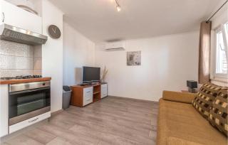 Amazing Apartment In Nevidane With Wifi - Neviđane - 7
