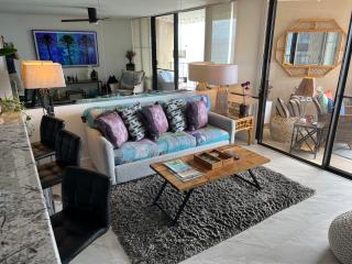 This place is different!! Award winning! Oceanfront, View View! - Wailuku - 1