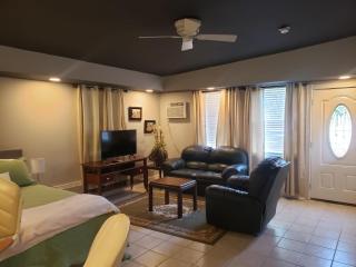 Bright & Spacious Studio Close to CLT Airport - Gastonia - 6