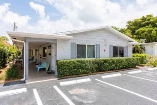 Steps to Sand and Sea 1 - 6