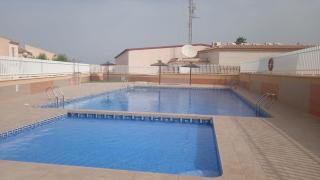 Bungalow moderno luminoso terraza solarium patio - PISCINA COMUNITARIA - 3