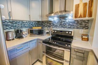 Private Heated Pool Oasis Pet-Friendly Retreat Short or long Stays Sleeps 2-8 Ppl - Pompano Beach - 4