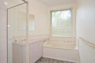 Seabreeze Central Lorne - BYO Linen - 1