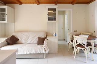 AT005 Planta baja con piscina, airco, parking, playa a 600m - 4