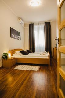 Old Town Apartman - Budapest - 9