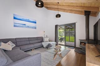 Scenic Beach Escape - BYO Linen - 6