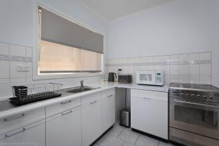 Scenic Beach Apartment - Apollo Bay - 1