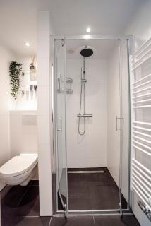 Happy Days Apartment - Luxurious - Free parking on own property - 3