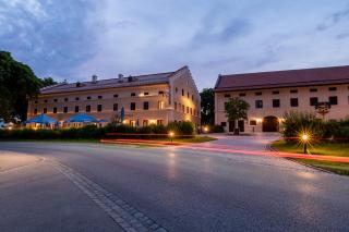 LANDHOTEL ALTE ZOLLSTATION- Historical Building - 9
