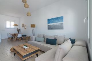 Nice And Spacious Apartment In Paros - Naousa - 9