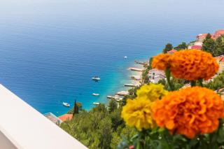 Crystal Holiday Home - 4