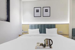 FabHotel Yellow Courtyard - 3