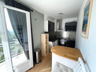 Mon Appart'hôtel - Climatisation avec Parking Gratuit - Brive-la-Gaillarde - 4