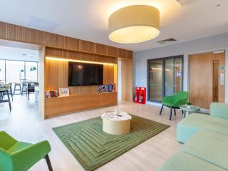 Bright Modern Studios and Private Bedrooms with Shared Kitchen at Straits Meadow near Edinburgh City Centre - Edinburgh - 8