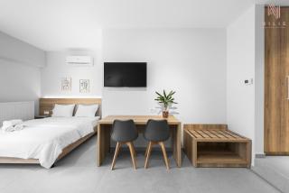 P30, Nilie Hospitality MGMT - Salonicco - 2
