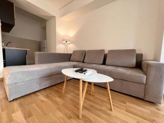 Sara's Apartment Cozy and Close to Center with Private Parking - Skopje - 8