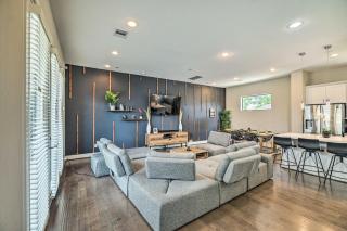 Stylish Houston Townhome ~ 3 Mi to Downtown! - 7