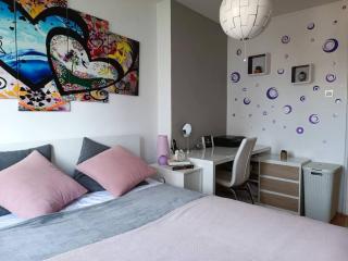 Central sunny apartment with beautiful city view - 7