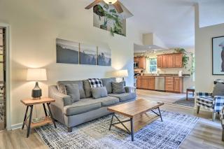 Bright Asheville Retreat with Hot Tub and Decks! - Asheville - 6
