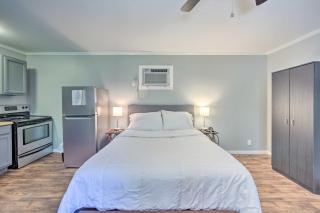 Cozy Studio Cabin on Lake O the Pines with Deck! - Avinger - 6