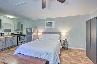 Cozy Studio Cabin on Lake O the Pines with Deck! - Avinger - 4