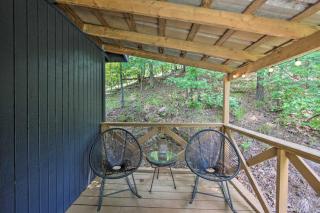 Cozy Studio Cabin on Lake O the Pines with Deck! - Avinger - 8