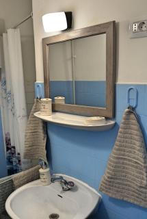 Bright and Charming Studio Apartment - 3