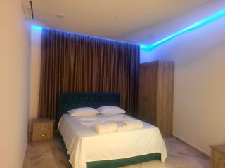 HOTEL MEGNIAR - Lushnjë - 0