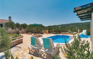 2 Bedroom Pet Friendly Home In Povlja - Povlja - 1