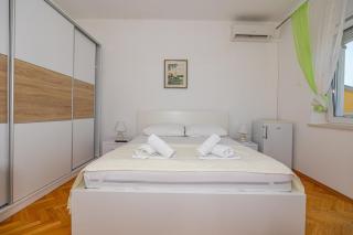 Double Bedroom Seaview - Crikvenica - 5