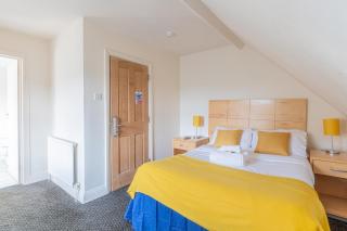 Brooklands Lodge - 8