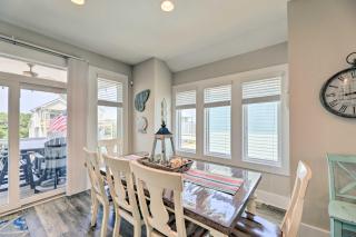 Charming Surf City Home with Elevator Walk to Beach - Surf City - 1