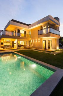 LUXURIOUS NEW HOUSE, UNFORGETABLE EXPERIENCE. - 9