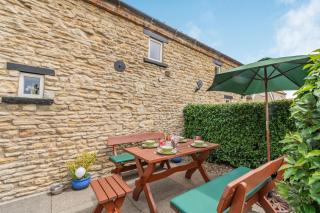 Upstairs Downstairs Cottage - 9