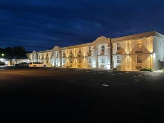Days Inn by Wyndham Conneaut - Conneaut - 0