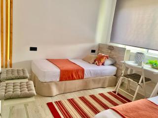 Grey House - Feel The Vibe - Vigo - 3