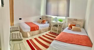 Grey House - Feel The Vibe - Vigo - 4