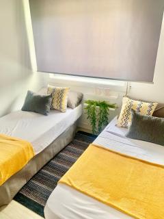 Grey House - Feel The Vibe - Vigo - 1