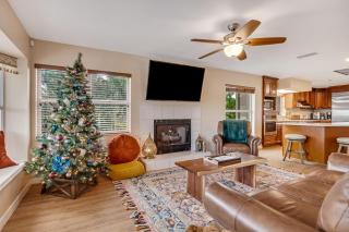 Castle, pvt pool, hot tub, beach, mini-golf, dock, fishing, ping pong - Flagler Beach - 3