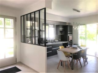 Attractive Holiday Home in C reste with Pool - Céreste - 4