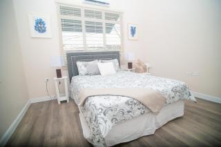 RayneBow Chateau - Chic City Getaway - 4