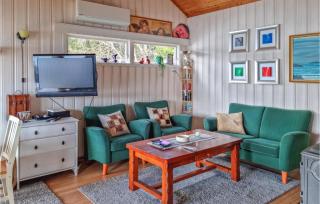 1 Bedroom Nice Home In Lyngdal - Lyngdal - 8
