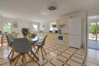 Arundel by Aguilarent - 2