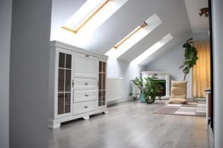 Astoria Hotel & Restaurant - 5