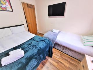 Two-bedroom ground-floor apartment Self check-in - Liverpool - 6