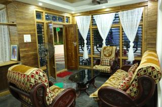 4 Bed Flat - Sleeps 8 - Pets - Smoking - Parking - 9