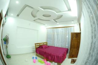 4 Bed Flat - Sleeps 8 - Pets - Smoking - Parking - 4