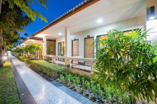 Tontan Resort Cha-am - 1